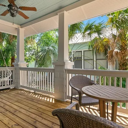 Oneida Charmed - Historic Cottage W Modern Flair